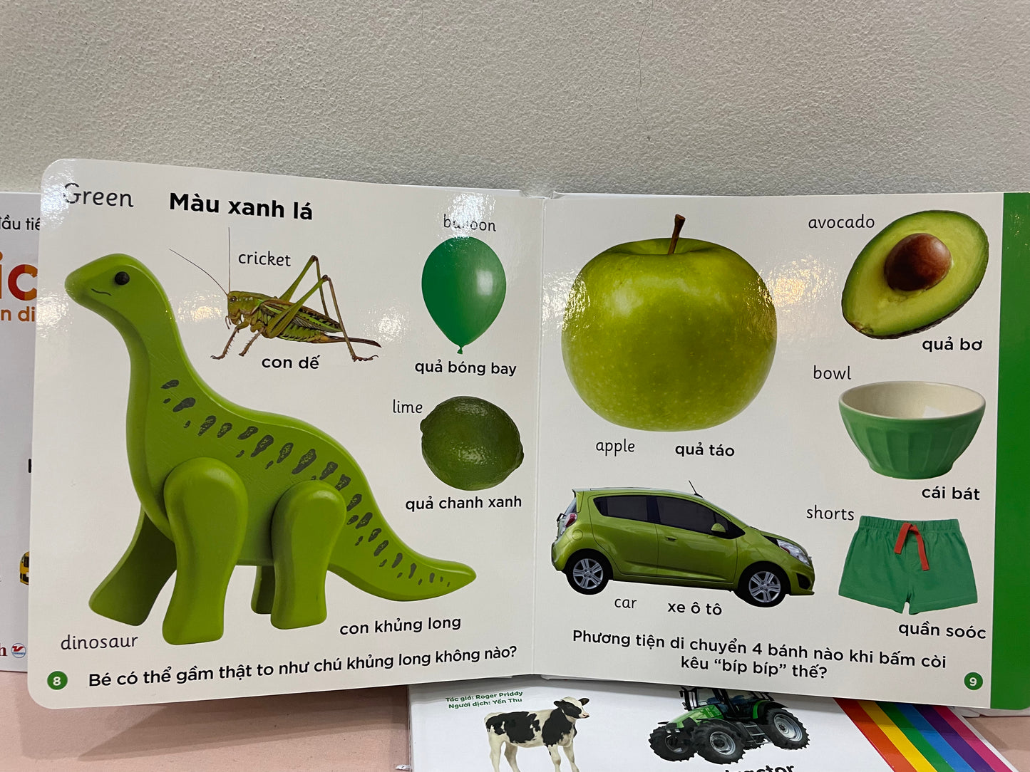 First words bilingual Vietnamese-English dictionary board book set for toddler (Animals, Colours, Farms, Vehicles, Words)