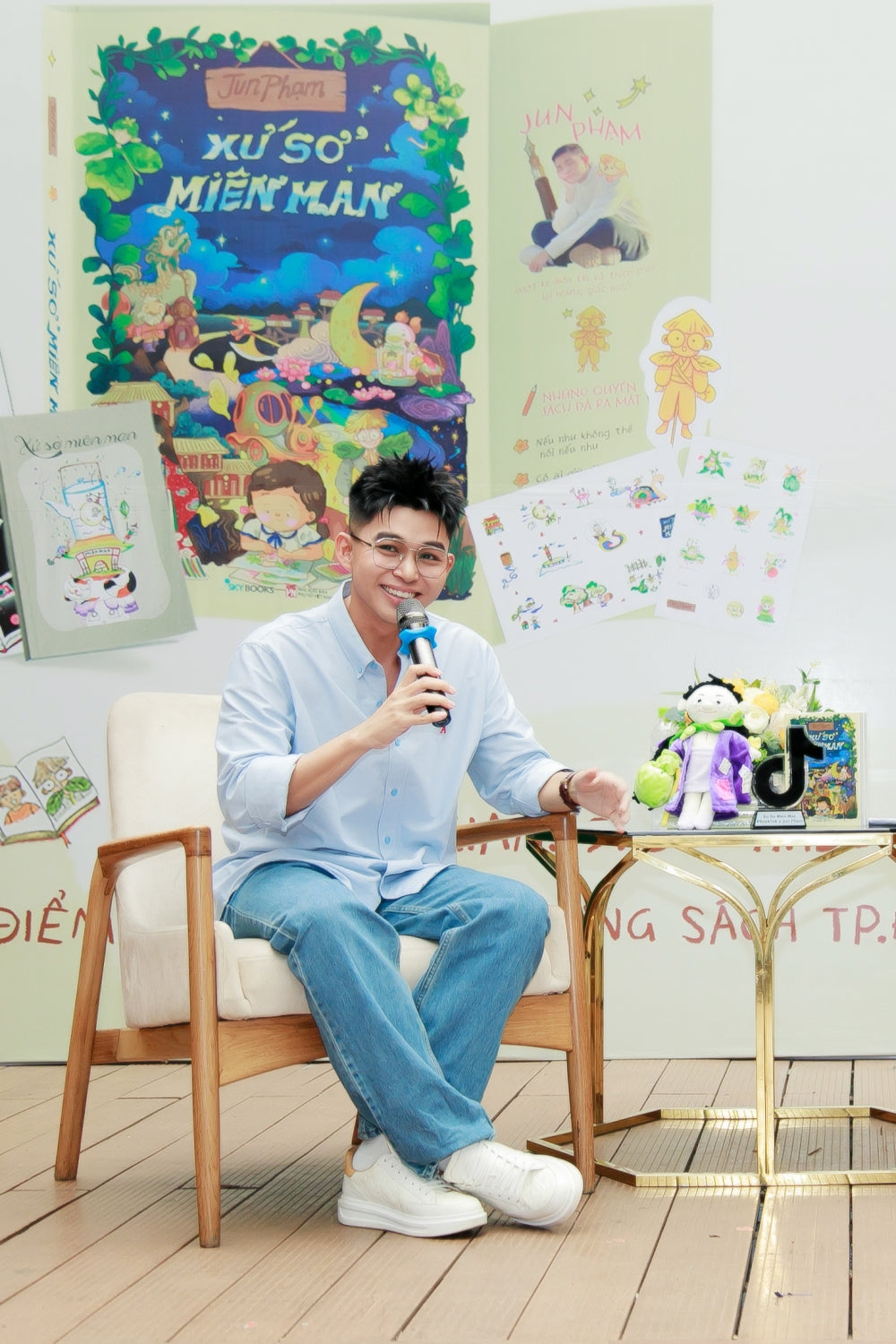 Xứ Sở Miên Man Jun Phạm
