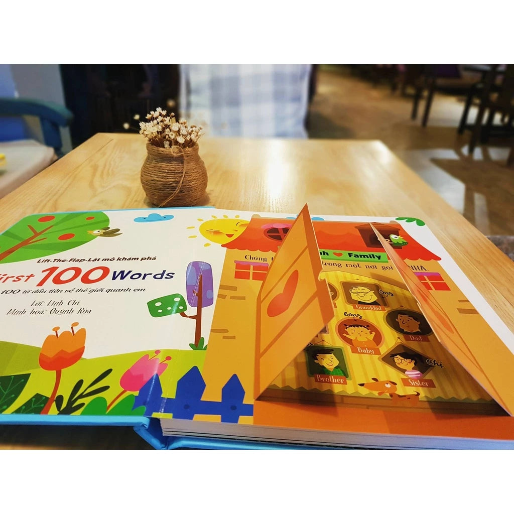 Lift - The - Flap Interactive Vietnamese Book for kid- First 100 Words - 100 Từ Đầu Tiên Về Thế Giới Quanh Em