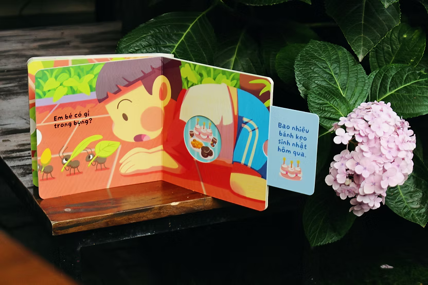 Trong Bụng Có Gì? – Vietnamese Pull-and-Slide Interactive Board Book for Toddlers