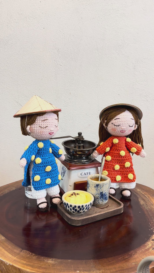 Bình & An Crocheted Vietnamese Baby Dolls in ao dai (24cm)