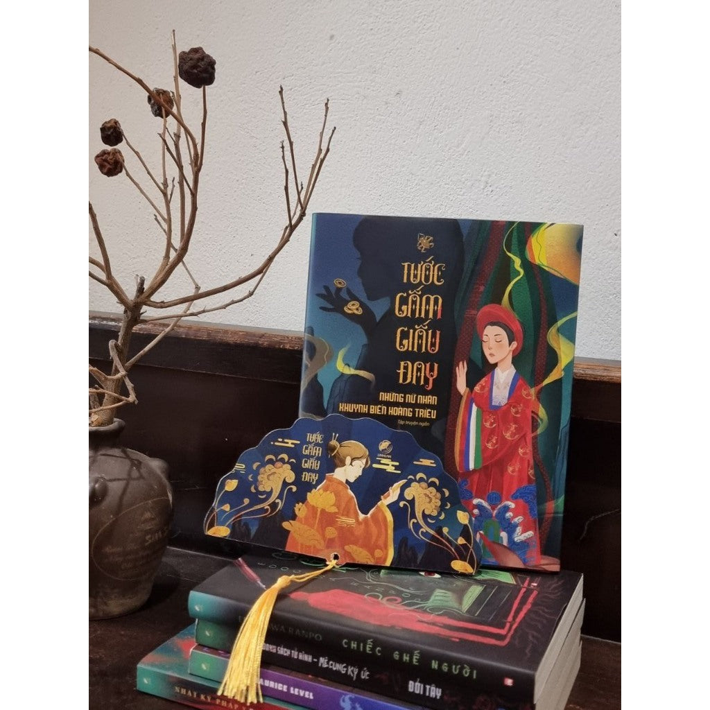Sách - Tước Gấm Giấu Đay - Bìa Cứng ( Kèm Bookmark Hình Quạt )
