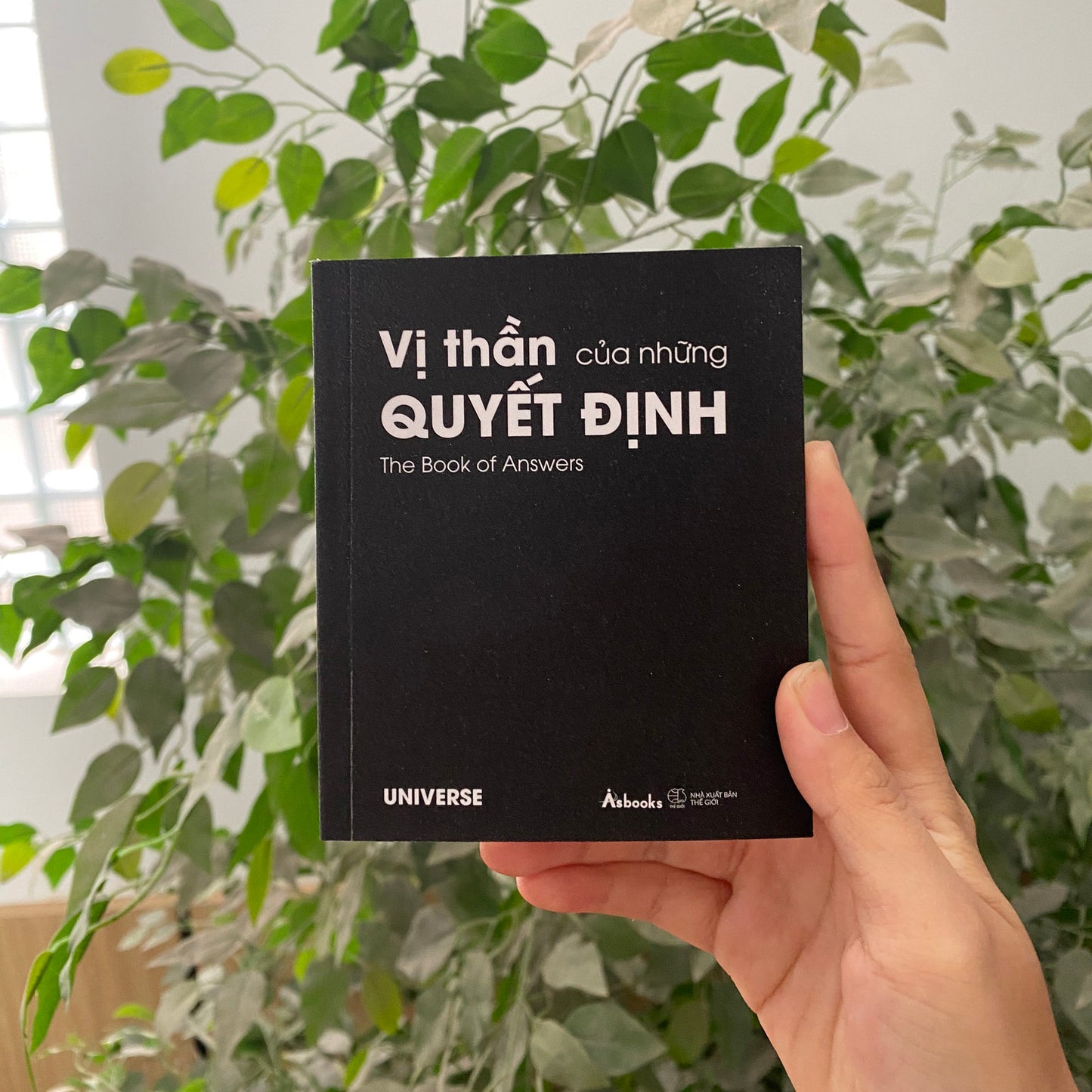 Vị thần của những quyết định (bìa đen)