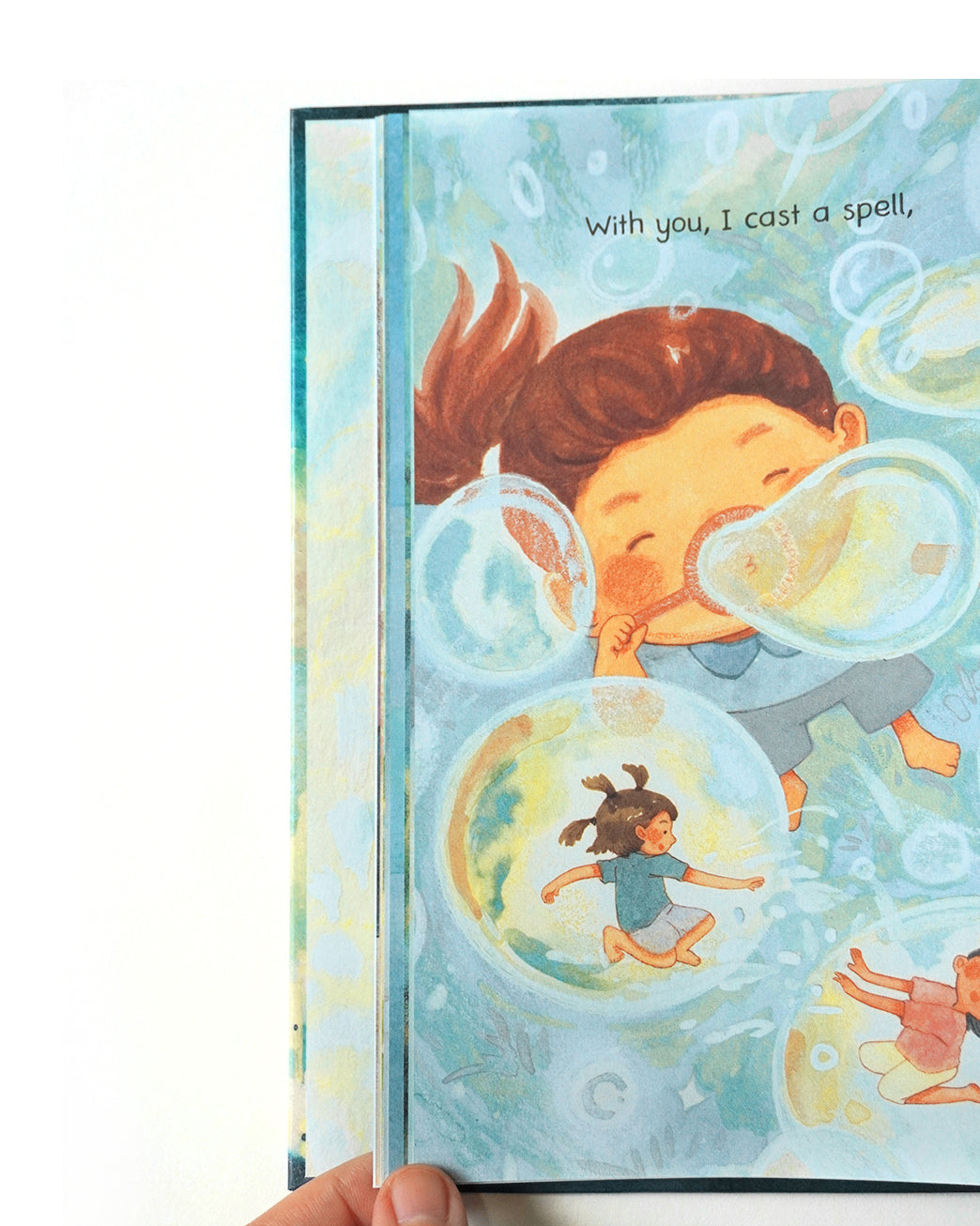 We are friends Chúng mình là bạn (A great book about friendship in Vietnamese language and English language)