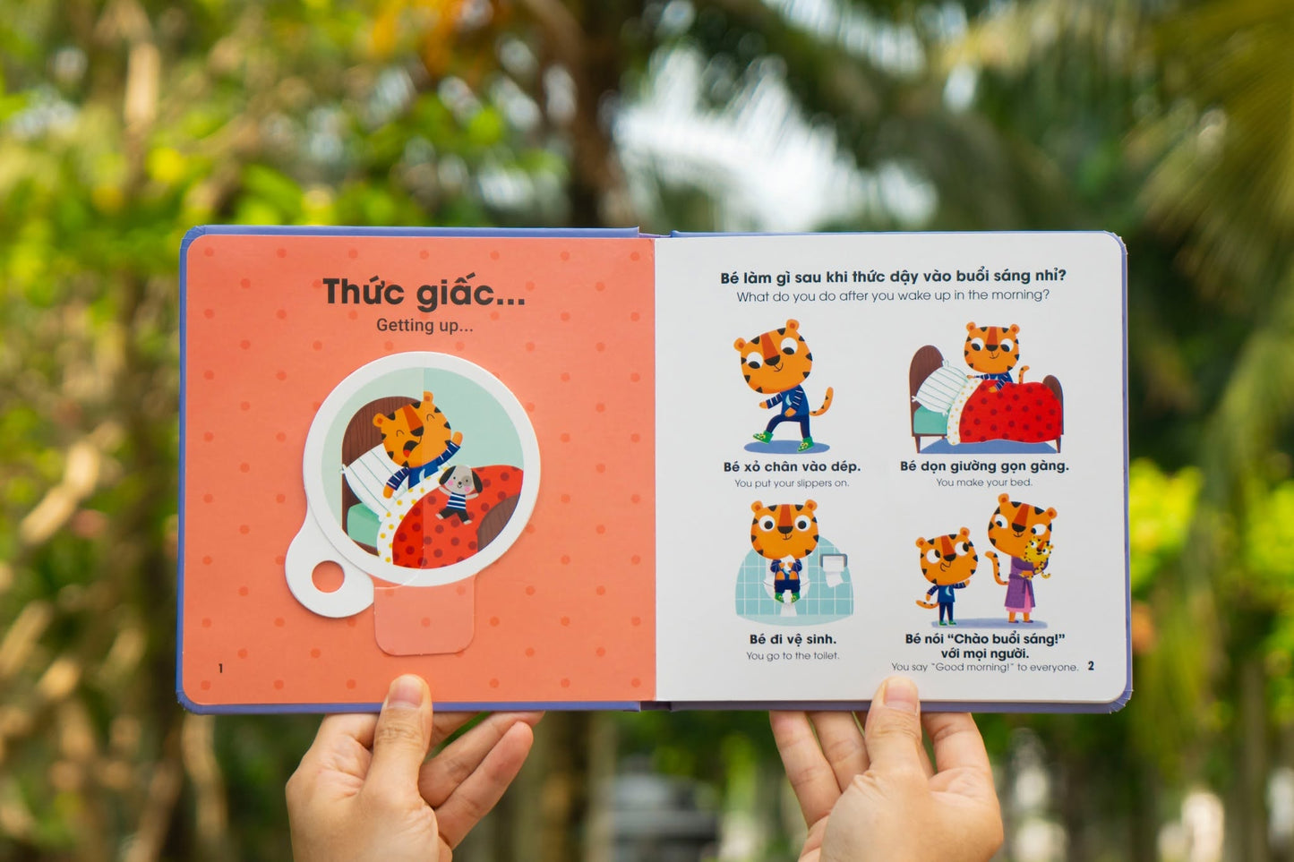 Vòng Xoay Khám Phá – Interactive Vietnamese-English Books for Babies 0–3