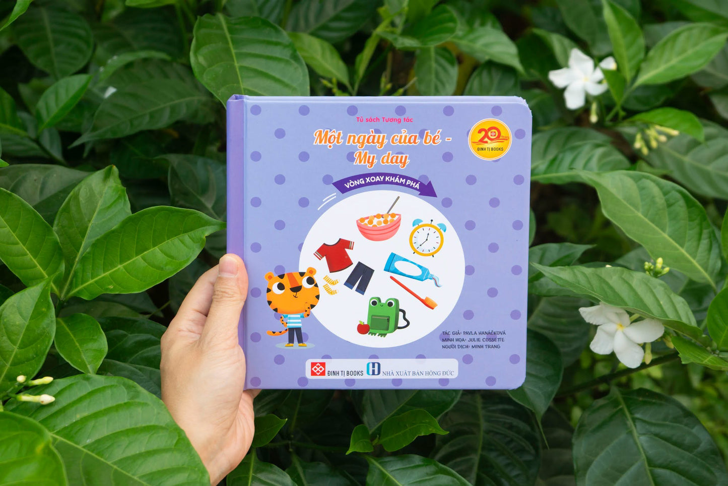Vòng Xoay Khám Phá – Interactive Vietnamese-English Books for Babies 0–3