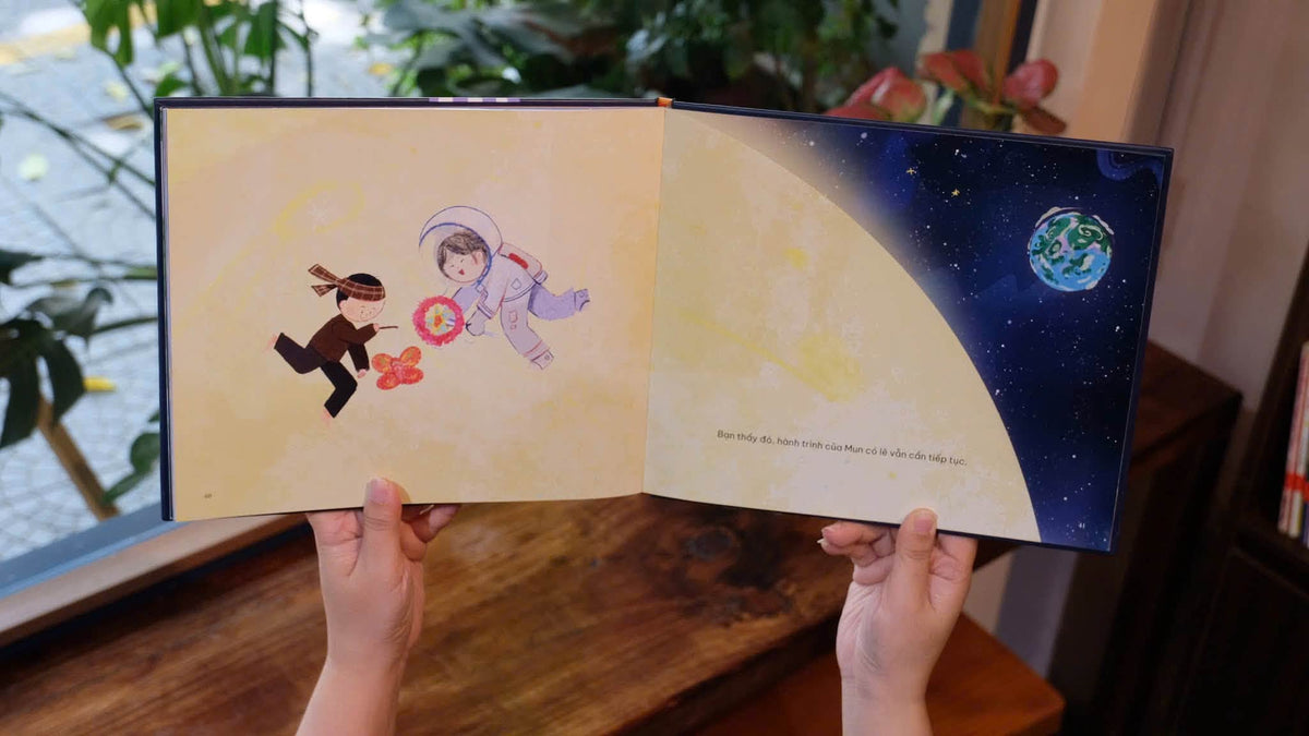 Mun và Phi vụ Mặt trăng (MidAutumn Book in Vietnamese)
