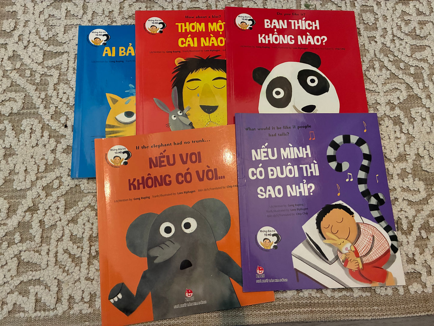 Những đứa trẻ tò mò-Wonderous children Bilingual Books in Vietnamese and English