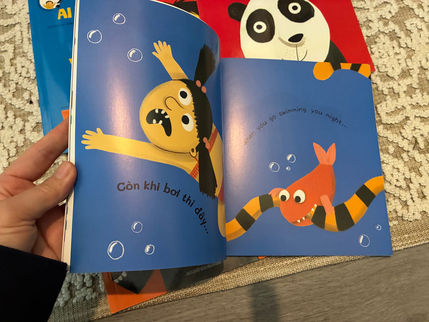 Những đứa trẻ tò mò-Wonderous children Bilingual Books in Vietnamese and English