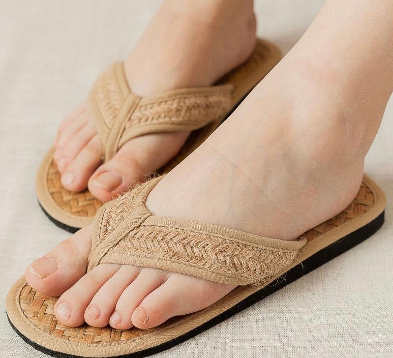 Lepironia articulata sandals|Dép cỏ bàng| Handcrafted sandals