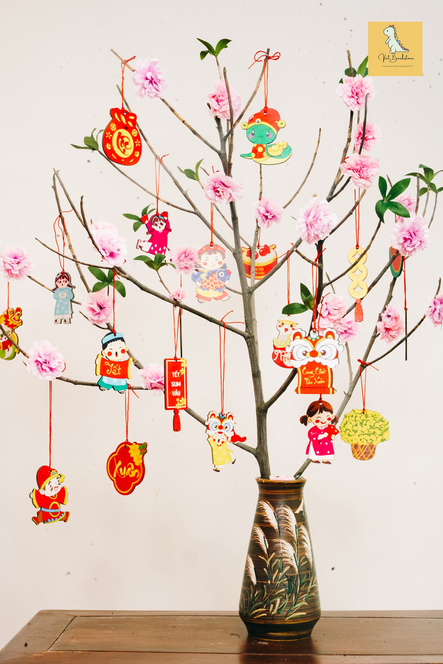 Đồ trang trí Tết bằng gỗ Tết Sum Vầy (Tết Together) Lunar New Year wooden decoration sets|