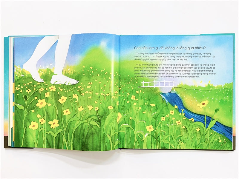 Trong cái không có gì không Thích Nhất Hạnh A philosphy book for kids by Thich Nhat Hanh