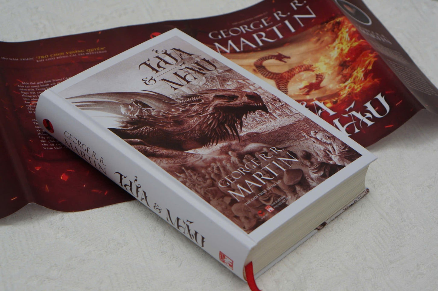 Lửa và Máu - "House of the Dragon - Gia tộc rồng" - Bìa cứng - George R.R Martin