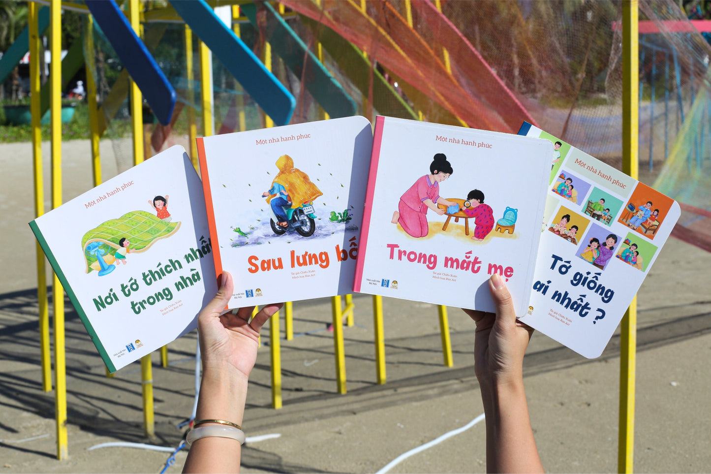 Một Nhà Hạnh Phúc | 4-Book Vietnamese Board Book Set for Ages 0–6 | Family-Themed Picture Books