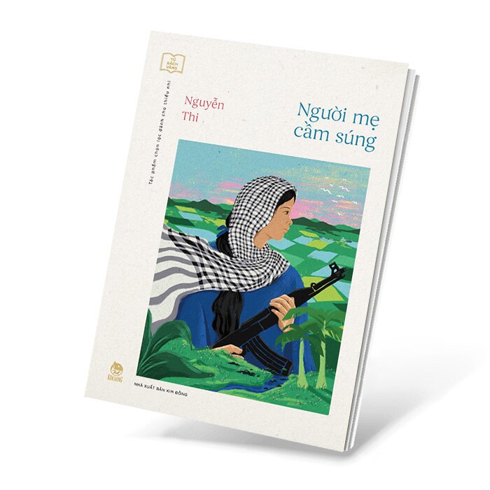 Người mẹ cầm súng (A chapter book about mother preorder)